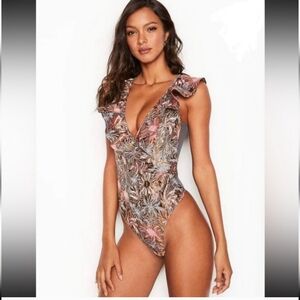 Victoria's Secret VS Exclusive Floral Bodysuit Fishnet Teddy Size Med Like New